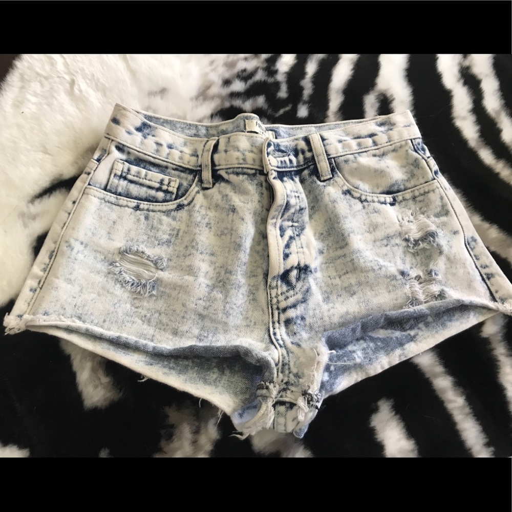 Acid wash short-shorts